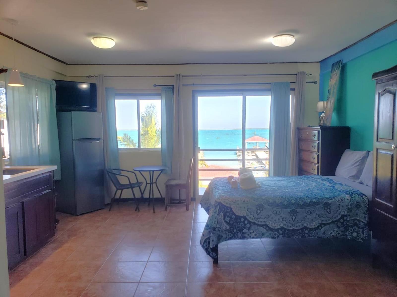 Beach Club Condos At Popeyes Caye Caulker Buitenkant foto